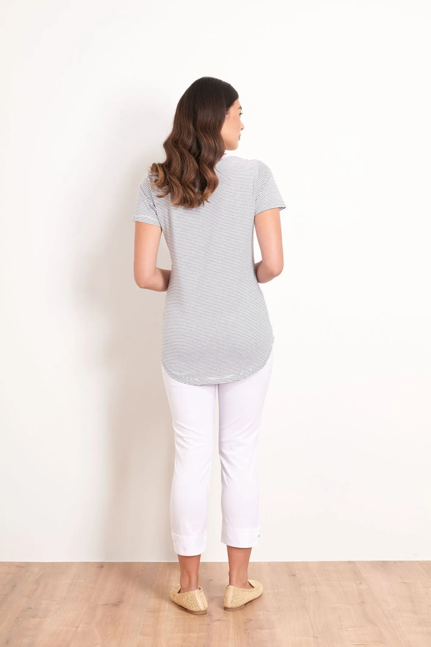 Foil Fuss Free Capri - White - F4 New