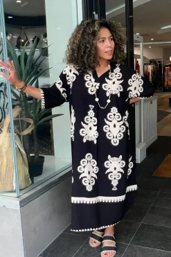 Cindy G Hazel Print Shift Dress - Black/Cream- CG47 Online