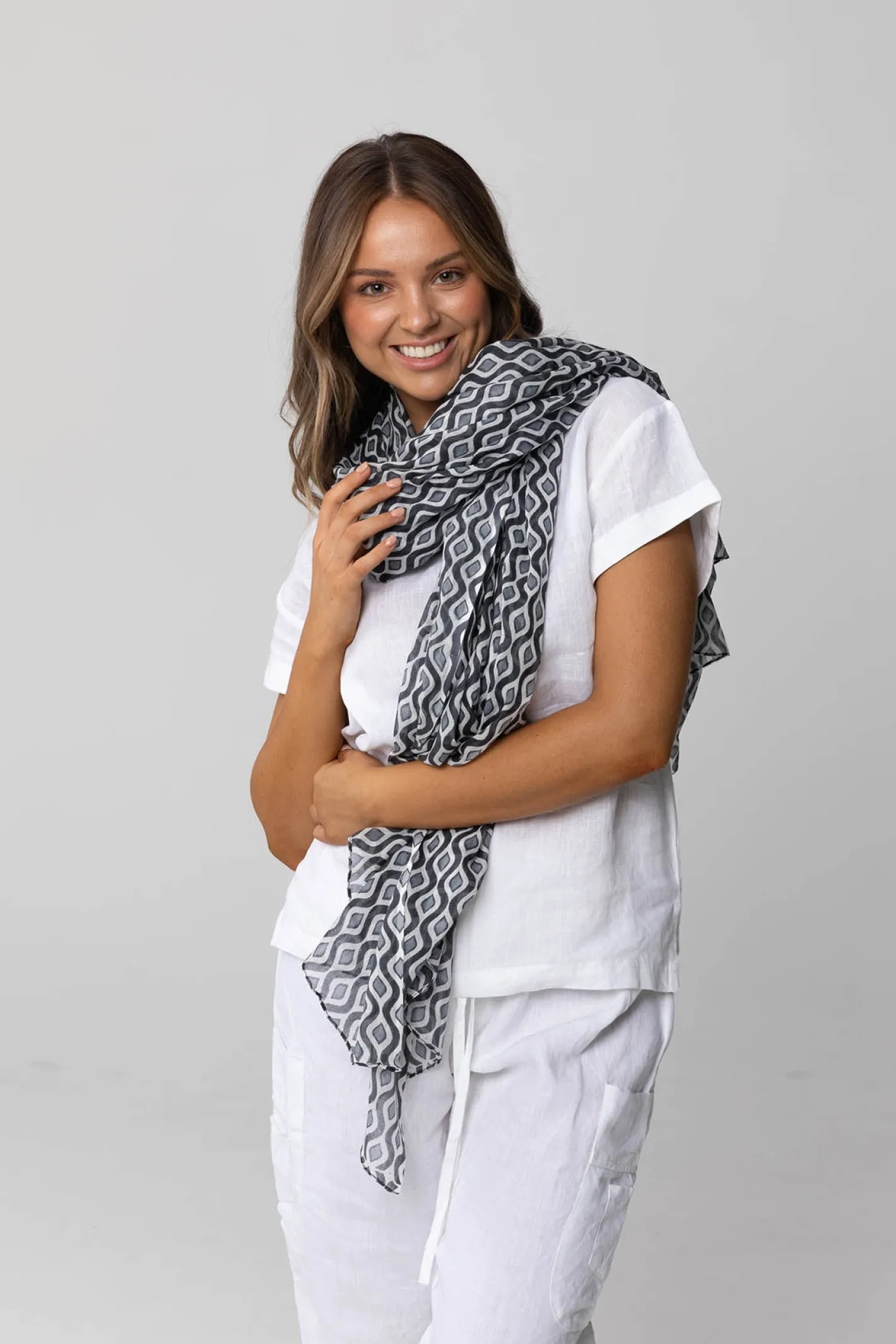 Holiday Pegasus Scarf | H63 Outlet