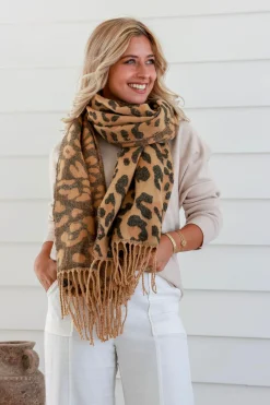 Spice Up Reversable Animal Print Scarf | SU2