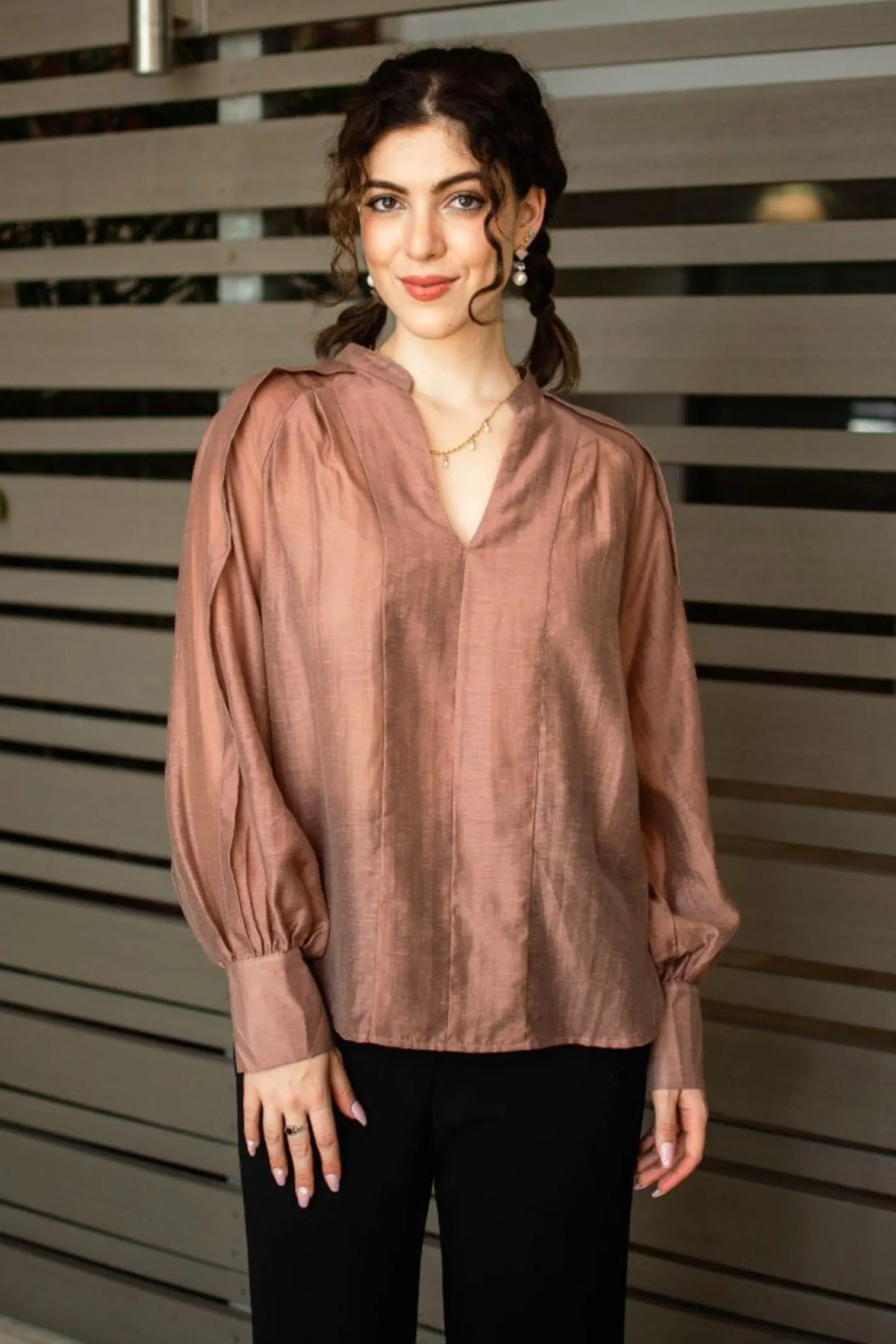 Pizazz Boutique Riley Shirt - Latte - SO13 Outlet