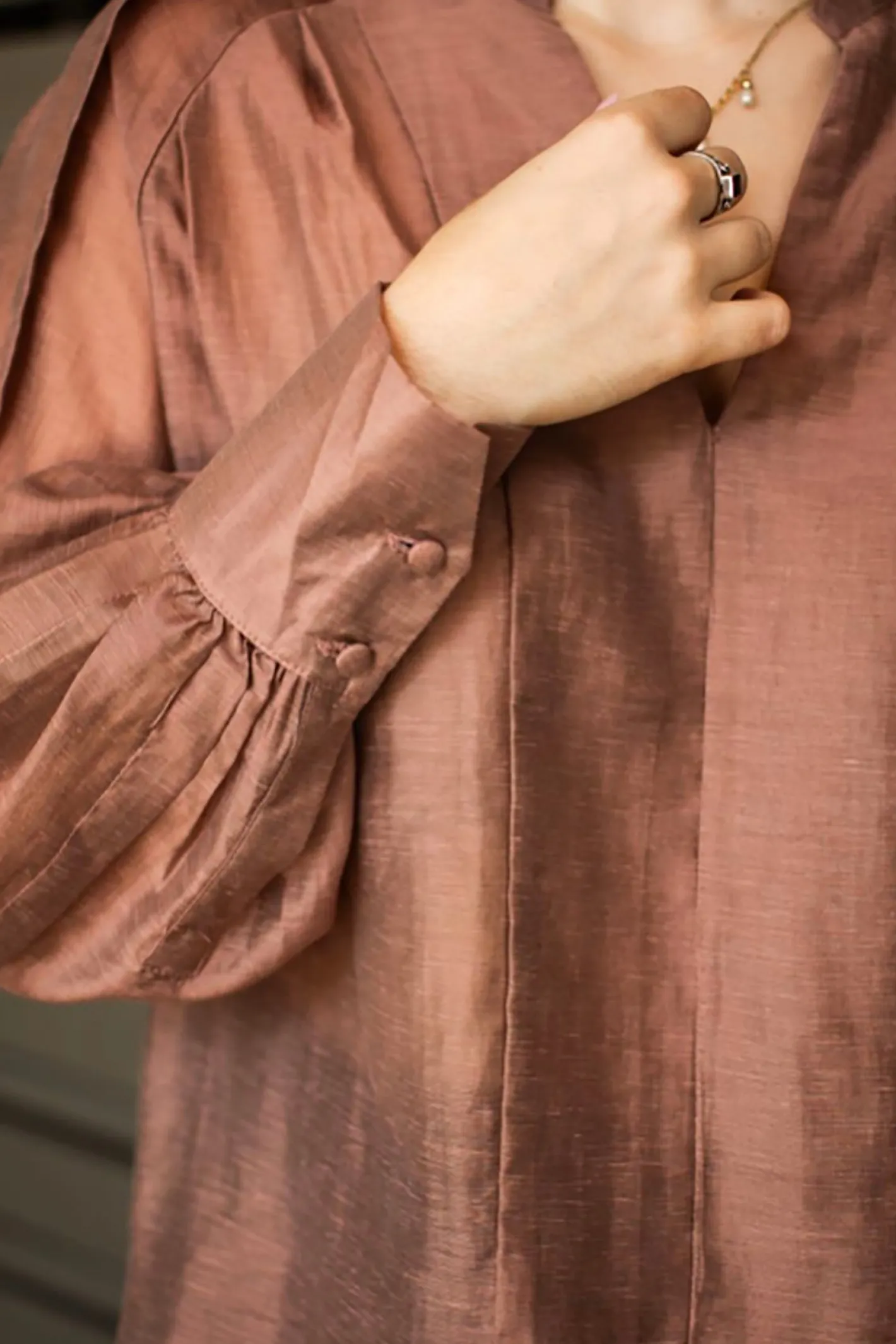 Pizazz Boutique Riley Shirt - Latte - SO13 Outlet