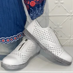Rilassare Tani Zip Leather Sneaker | White | RS7 Outlet