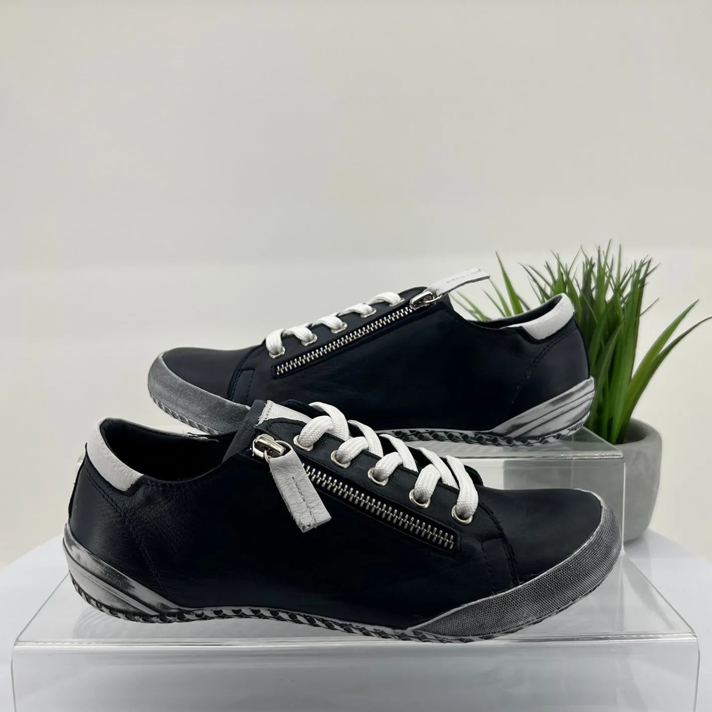 Rilassare Tess Flat Sneaker | White/Navy | RS12 Sale