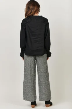Naturals By O & J Tina V-Neck Linen Top - Black - OJ23 Best